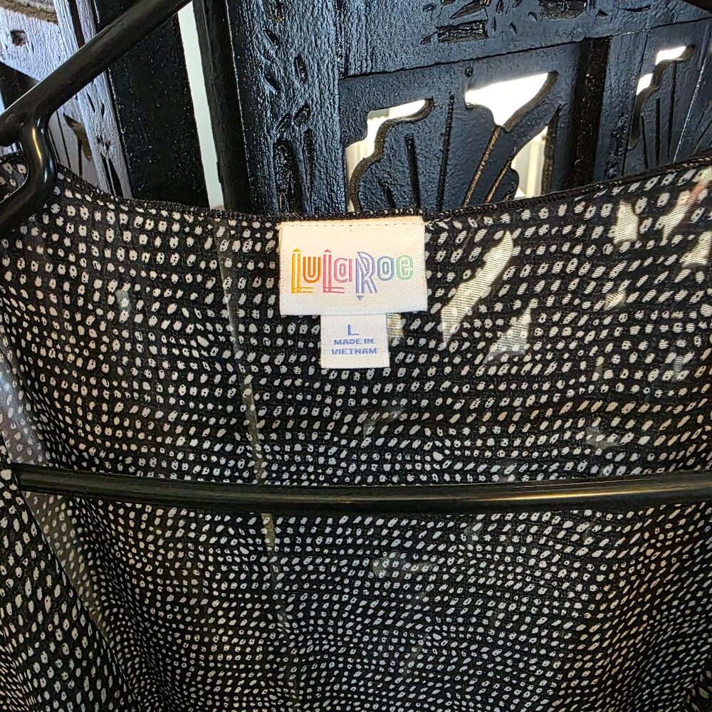 Lularoe L Monroe kimono style top